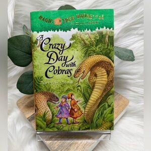 Magic Tree House Book - A Crazy Day with Cobras #45